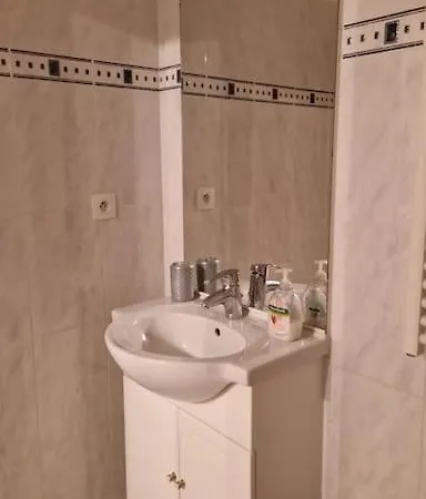 Royal Plaza מנטון