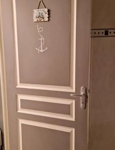 Royal Plaza Apartment *